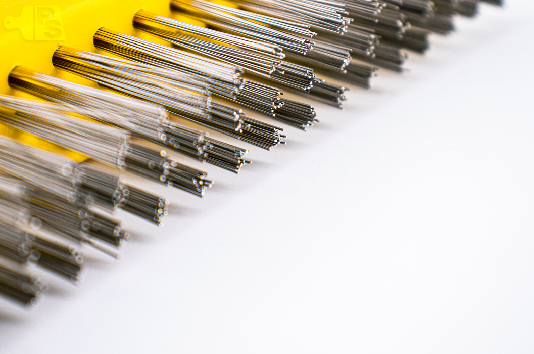 Hyde Straight Row Stainless Steel Wire Brush with Scraper - close up 1