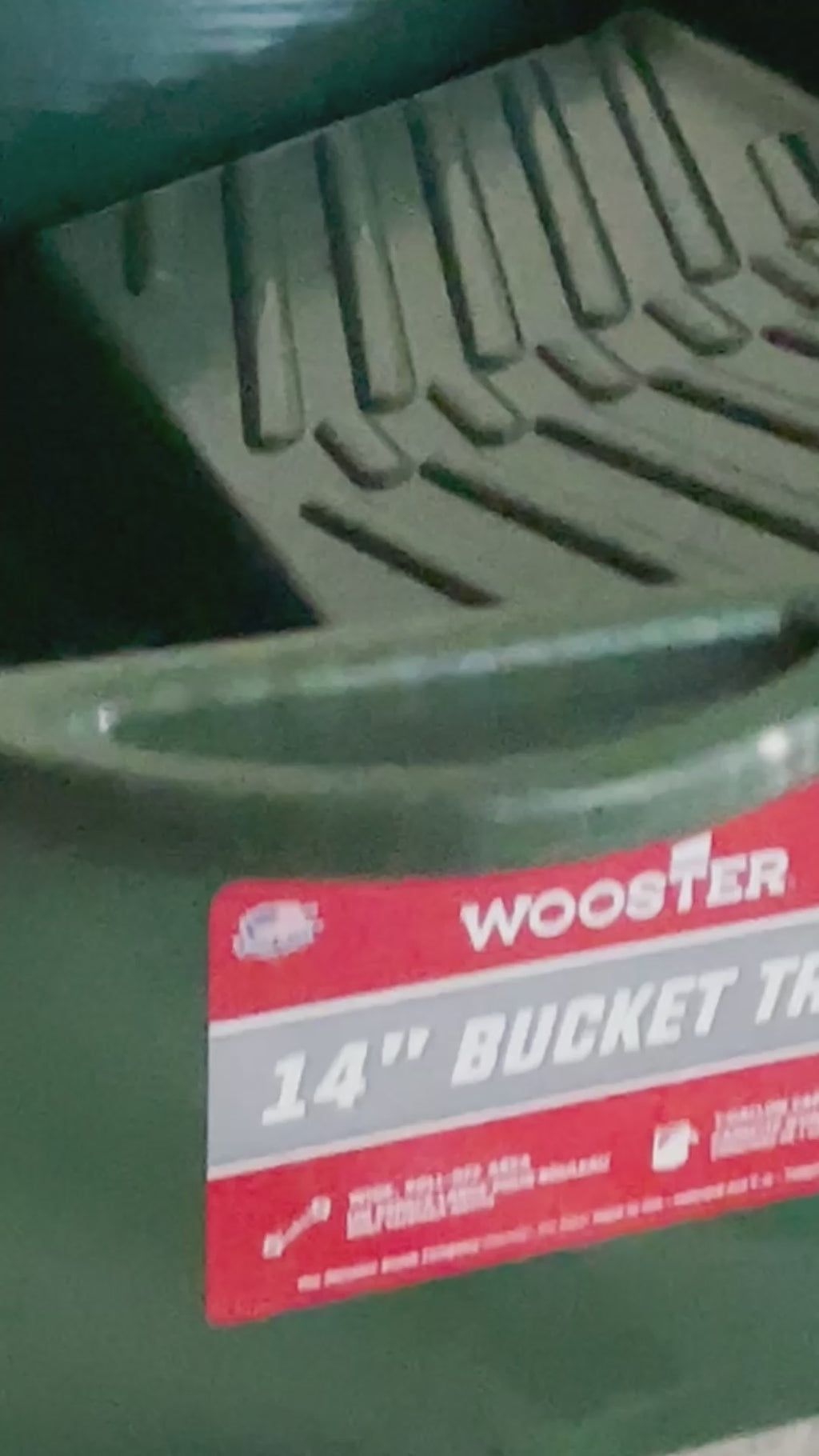 Wooster 8616 4G Bucket - video